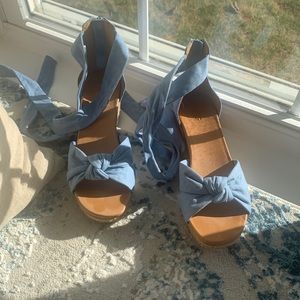 UGGS baby blue ankle tie sandals